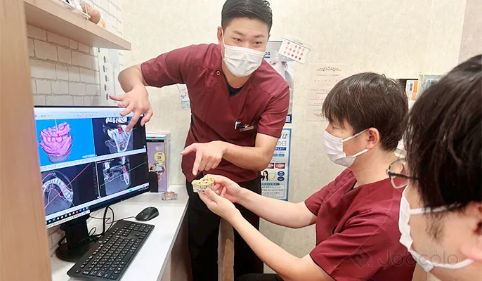 おやまモール歯科　歯科医師　/　常勤:職員