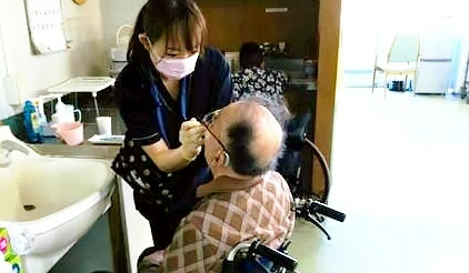 【訪問専任】ブライトデンタルクリニック多摩　歯科医師　/　常勤:職員